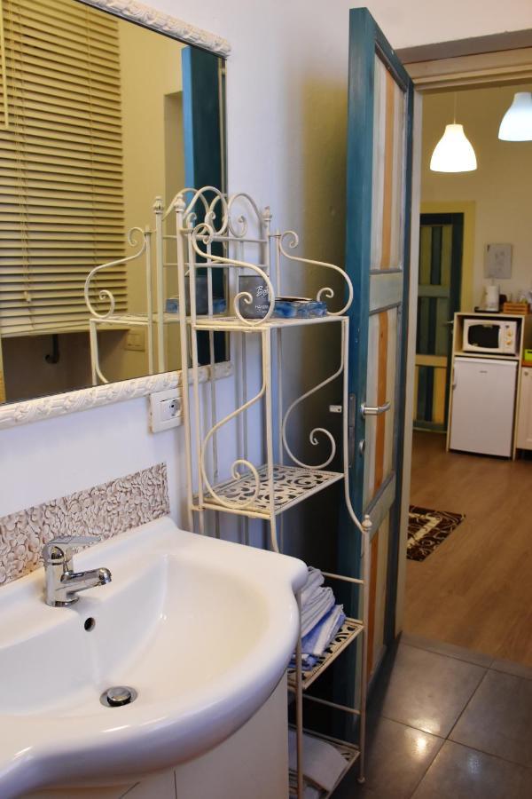 B&B Via Roma Bernate Ticino Bagian luar foto
